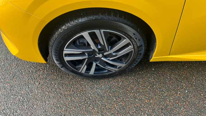 Peugeot 208 1.2 PureTech 100 Active Premium + 5dr Petrol Hatchback